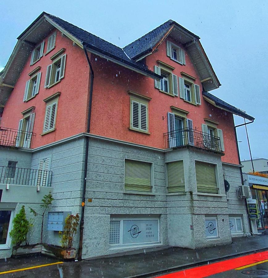 Sensi Living Station Apartman Pfäffikon Kültér fotó